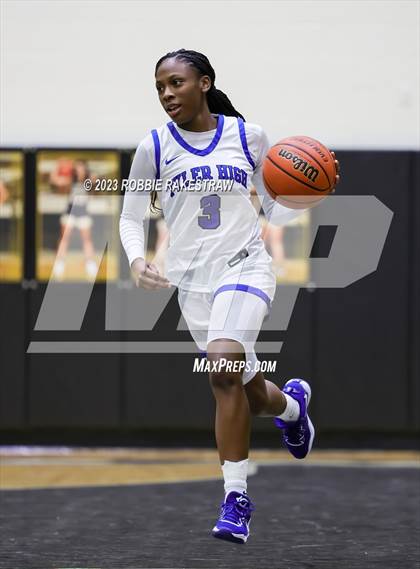 Thumbnail 2 in Rusk vs Tyler (Kaufman Holiday Tournament) photogallery.