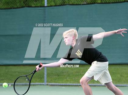 Thumbnail 3 in TSSAA District 8 AA Individual Tournament photogallery.
