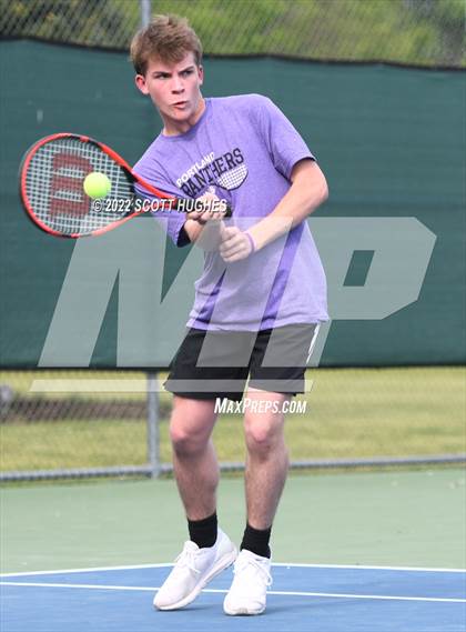 Thumbnail 1 in TSSAA District 8 AA Individual Tournament photogallery.