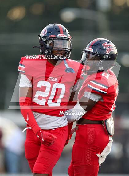 Thumbnail 1 in DeSoto Central @ South Panola photogallery.