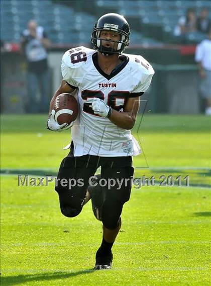 Thumbnail 3 in Tustin vs. La Habra (CIF SS Southwest Division Final) photogallery.