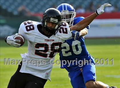 Thumbnail 1 in Tustin vs. La Habra (CIF SS Southwest Division Final) photogallery.