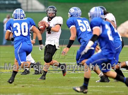 Thumbnail 3 in Tustin vs. La Habra (CIF SS Southwest Division Final) photogallery.