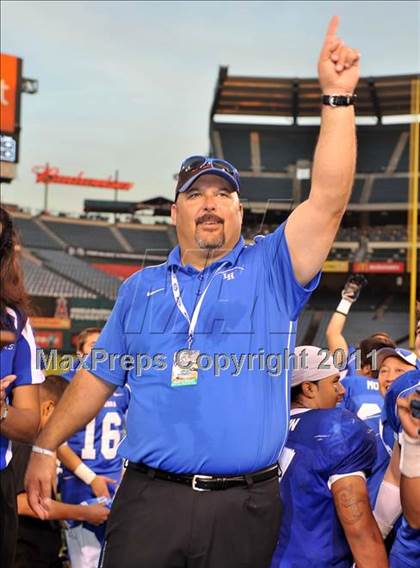 Thumbnail 3 in Tustin vs. La Habra (CIF SS Southwest Division Final) photogallery.