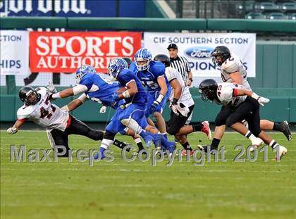 Thumbnail 2 in Tustin vs. La Habra (CIF SS Southwest Division Final) photogallery.