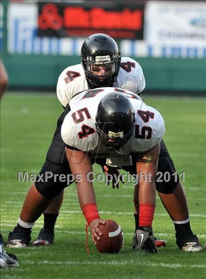 Thumbnail 1 in Tustin vs. La Habra (CIF SS Southwest Division Final) photogallery.