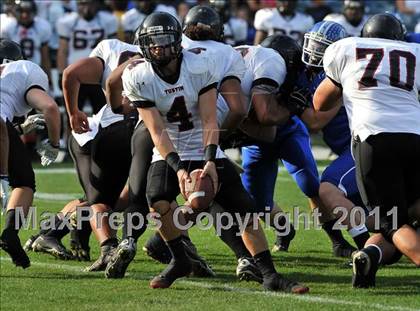 Thumbnail 2 in Tustin vs. La Habra (CIF SS Southwest Division Final) photogallery.