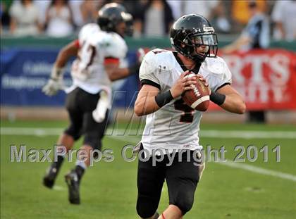 Thumbnail 3 in Tustin vs. La Habra (CIF SS Southwest Division Final) photogallery.
