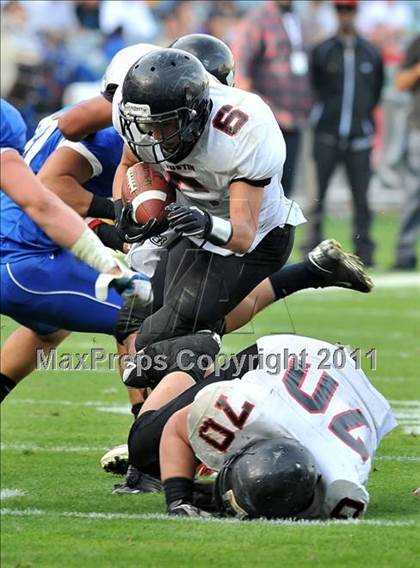 Thumbnail 2 in Tustin vs. La Habra (CIF SS Southwest Division Final) photogallery.