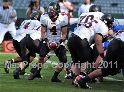 Thumbnail 2 in Tustin vs. La Habra (CIF SS Southwest Division Final) photogallery.