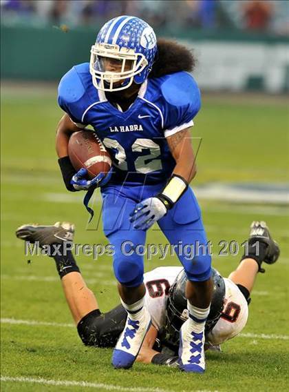 Thumbnail 2 in Tustin vs. La Habra (CIF SS Southwest Division Final) photogallery.