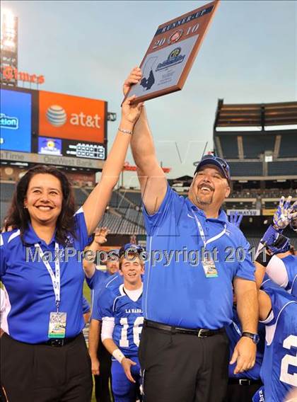 Thumbnail 3 in Tustin vs. La Habra (CIF SS Southwest Division Final) photogallery.
