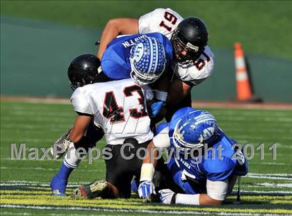 Thumbnail 1 in Tustin vs. La Habra (CIF SS Southwest Division Final) photogallery.