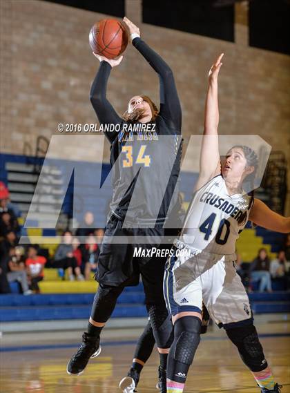 Thumbnail 1 in Mira Mesa @ Mater Dei Catholic photogallery.