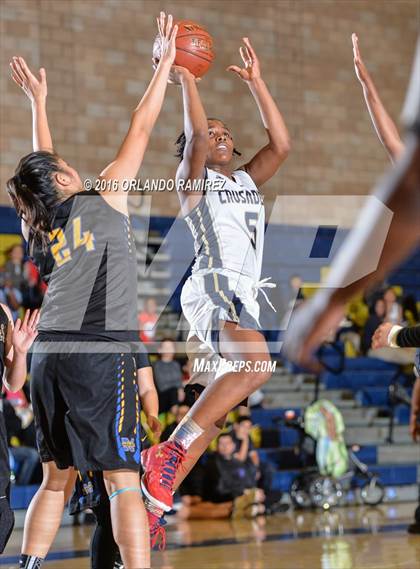 Thumbnail 1 in Mira Mesa @ Mater Dei Catholic photogallery.
