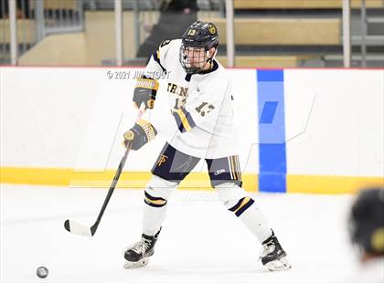 Thumbnail 3 in Trinity-Pawling vs. St. Paul's (Avon Christmas Classic 7th Place) photogallery.