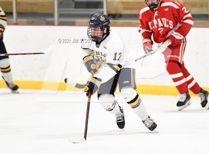 Thumbnail 3 in Trinity-Pawling vs. St. Paul's (Avon Christmas Classic 7th Place) photogallery.