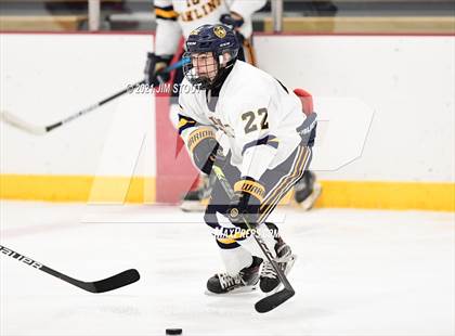 Thumbnail 3 in Trinity-Pawling vs. St. Paul's (Avon Christmas Classic 7th Place) photogallery.