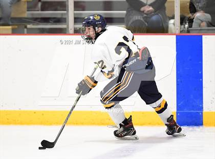 Thumbnail 1 in Trinity-Pawling vs. St. Paul's (Avon Christmas Classic 7th Place) photogallery.