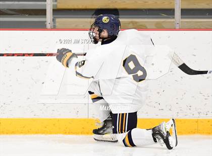 Thumbnail 3 in Trinity-Pawling vs. St. Paul's (Avon Christmas Classic 7th Place) photogallery.