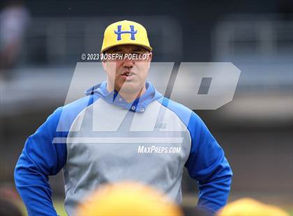 Thumbnail 3 in Kaiser @ Hilo photogallery.