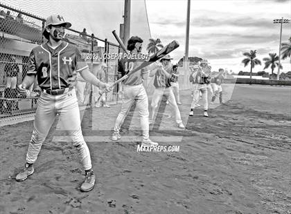 Thumbnail 3 in Kaiser @ Hilo photogallery.