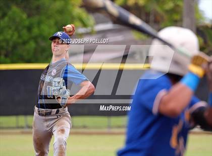 Thumbnail 2 in Kaiser @ Hilo photogallery.