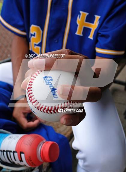 Thumbnail 2 in Kaiser @ Hilo photogallery.