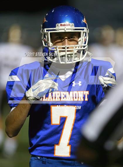 Thumbnail 3 in Serra @ Clairemont photogallery.