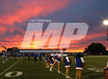 Thumbnail 1 in Serra @ Clairemont photogallery.