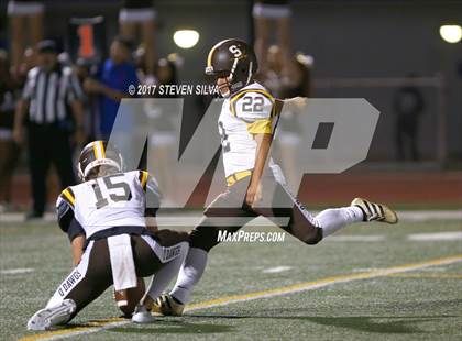 Thumbnail 1 in Serra @ Clairemont photogallery.