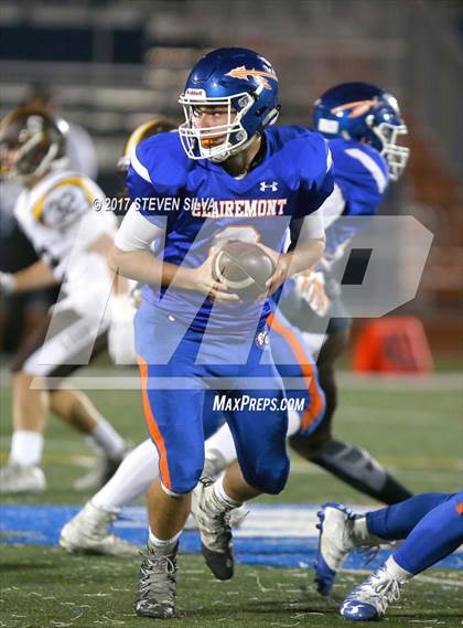 Thumbnail 3 in Serra @ Clairemont photogallery.