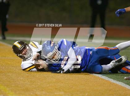Thumbnail 2 in Serra @ Clairemont photogallery.