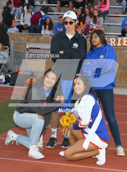 Thumbnail 2 in Serra @ Clairemont photogallery.