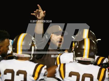 Thumbnail 2 in Serra @ Clairemont photogallery.