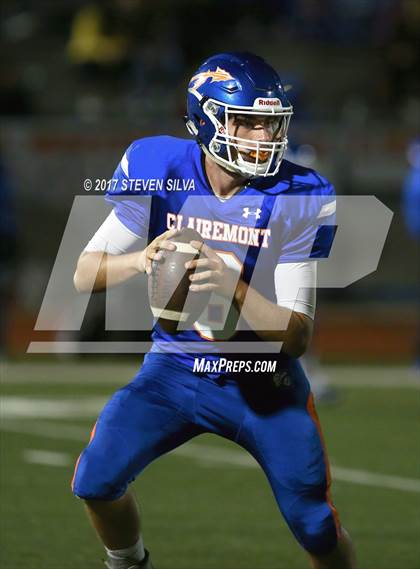 Thumbnail 3 in Serra @ Clairemont photogallery.