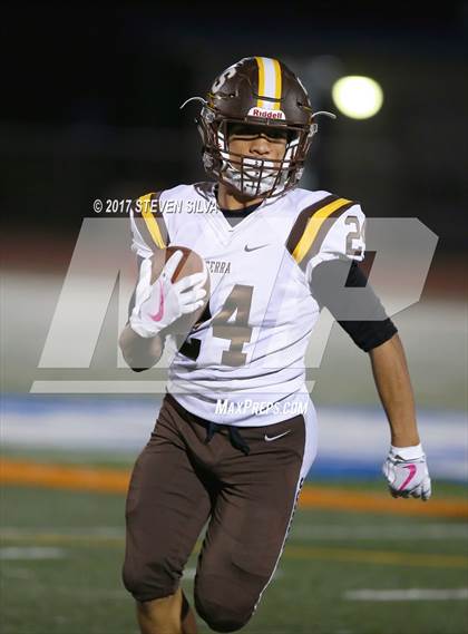 Thumbnail 1 in Serra @ Clairemont photogallery.