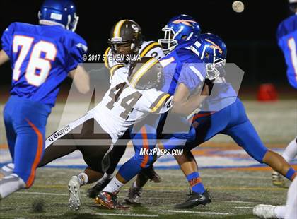 Thumbnail 1 in Serra @ Clairemont photogallery.