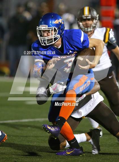 Thumbnail 3 in Serra @ Clairemont photogallery.
