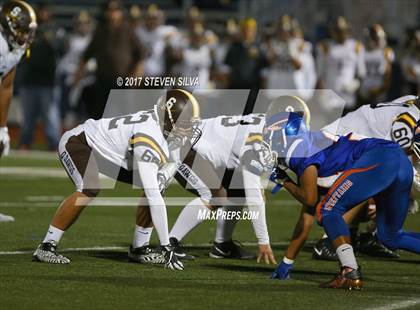 Thumbnail 2 in Serra @ Clairemont photogallery.