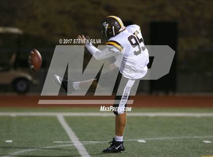 Thumbnail 2 in Serra @ Clairemont photogallery.