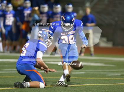 Thumbnail 2 in Serra @ Clairemont photogallery.