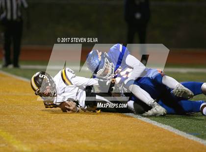 Thumbnail 1 in Serra @ Clairemont photogallery.