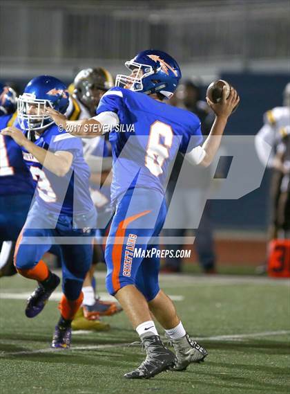 Thumbnail 1 in Serra @ Clairemont photogallery.