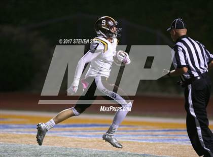 Thumbnail 1 in Serra @ Clairemont photogallery.