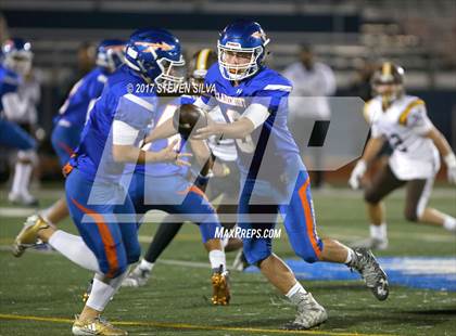 Thumbnail 1 in Serra @ Clairemont photogallery.