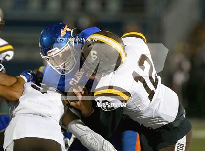 Thumbnail 3 in Serra @ Clairemont photogallery.