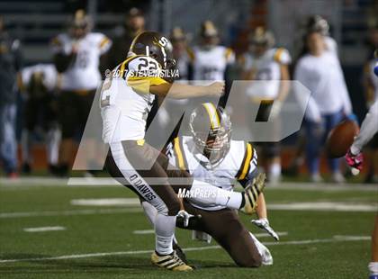 Thumbnail 2 in Serra @ Clairemont photogallery.