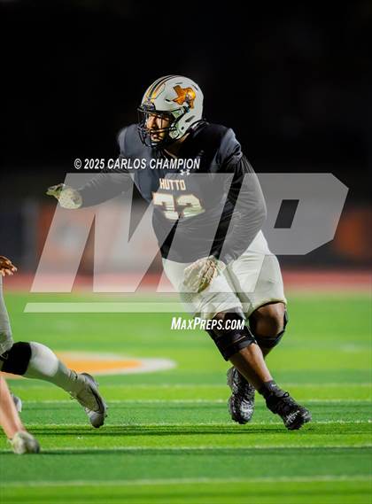 Thumbnail 2 in Bowie @ Hutto  (UIL 6A Division 1 Football Bi-District) photogallery.