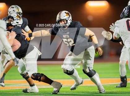 Thumbnail 3 in Bowie @ Hutto  (UIL 6A Division 1 Football Bi-District) photogallery.